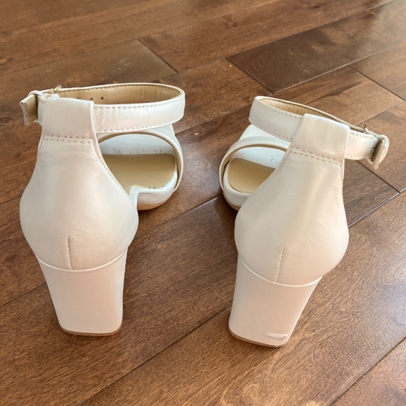 Naturalizer Joy White Dress Sandals - Picture 4 of 7